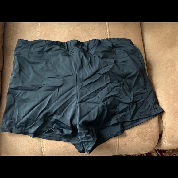 Swim shorts with built in liner - Picture 3 of 3